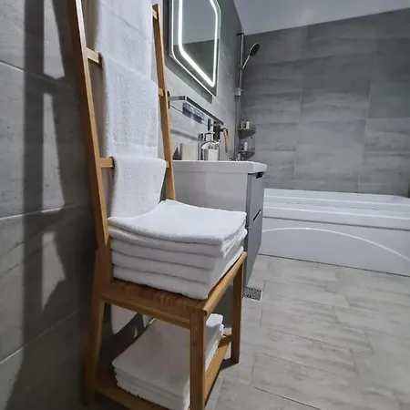 Alezzi Asahi Boutique Apartment Navodari
